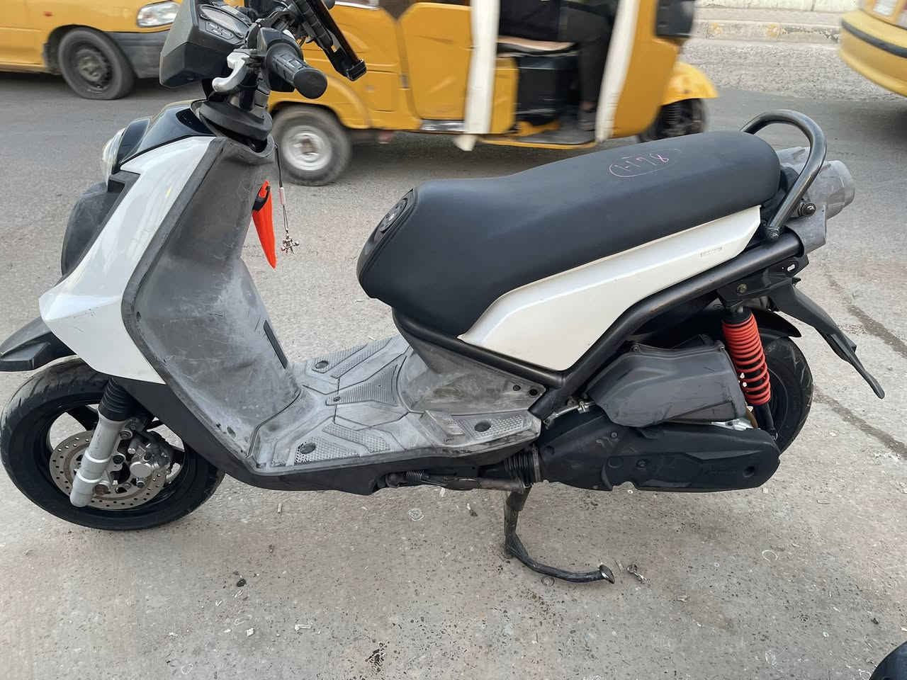 السلام عليكم سكنس جبلي صارلها 10 ايام نازلة من الرمبة كلشي بيها بلادي مكفولة من كلشي بالمحرك بعدة نايلون 
اتصال فقط: ***********
