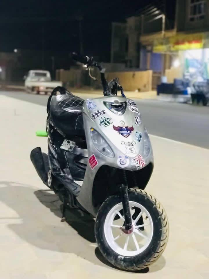 السلام عليكم للبيع ماكس منغولي بوشه 55 مستعجل ع بيعه سعر 425بيه مجال  بيه  تزويد خارجي شيال رياضي قبق فلاوين ستاند وياله نجمه رباط رياضي شلعه ومعدل فول نكره بكل وكت  رقم ***********
