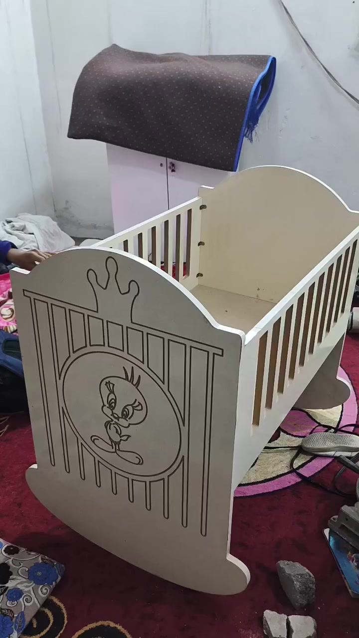 سلام عليكم كاروك هزاز مستخد قليل أم دي إف كلش قوي قياسه 120x80يصلح لعمر5سنوات سعره ٧٥الف قفل الرقم ***********8
