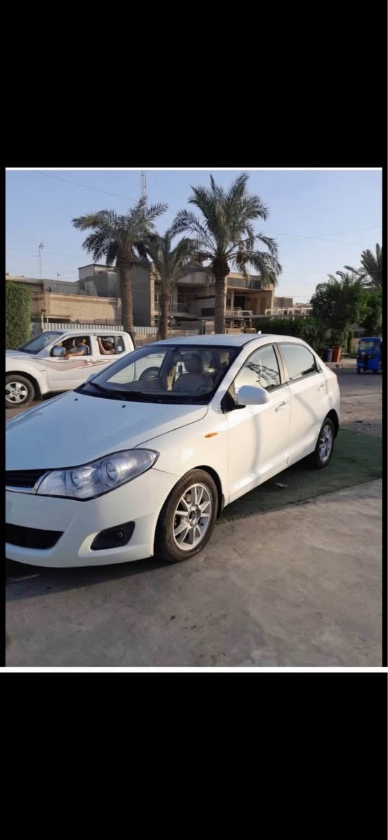 السلام عليكم شيري فلاوين رقم بغداد انكليزي باسمي السيارة محرك وكير مكفولات تبريد وكهربائياتها كلها شغالة ريمونت بلادي السيارة بيها جراد بالقمارة والبنيد بس ممبين لان بيضةوبيها جاملخ جهة السايق مبدل اصلي مال تفصيخ وبيها طخة بخشم البنيد ماشر علية بالصورة السيارة مال بيت السعر 36 ورقة وبيها مجال بسيط للستفسار *********** ابو امير بغداد, العراق
