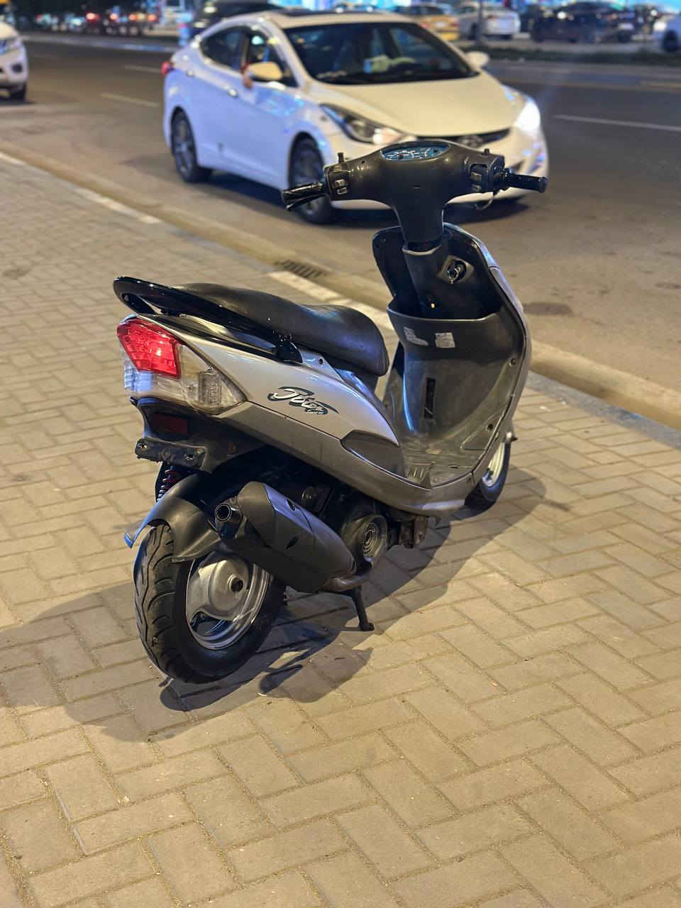 السلام عليكم دراجه ماكس قجمه نضيفه ختم واحد كهربائياته شغاله ما عده السلف بيه جلجات رياضي شرط المعدل وبيه اكزوز اف ام ابو الطكه ولدراججه مكينته مفتوحه بس علا الفحص ما بيه اي خلل وناعمه سعرع 575 ومكاني بصره قبله ***********
