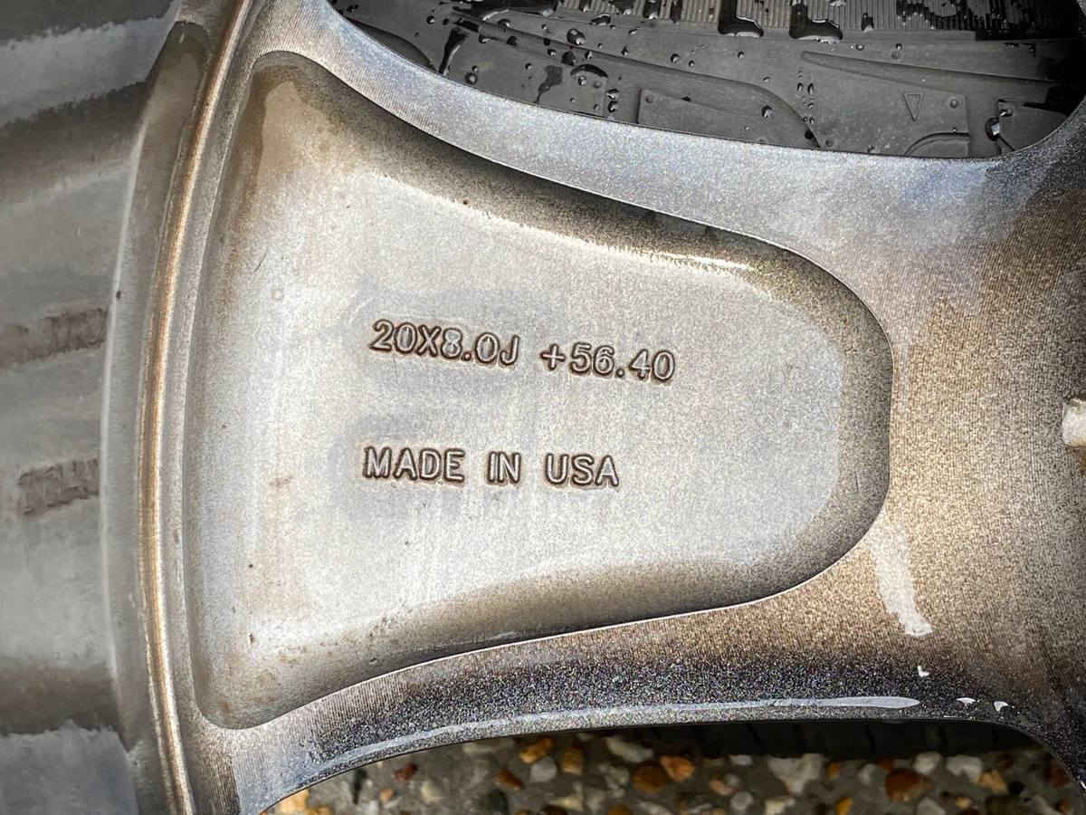 تخم ويل جيب حجم ٢٠ مع تخم تاير شرط نظافه الويل والتاير زيرو


**إذا كنت صاحب هذا الإعلان وتريد حذفه لأي سبب، رجاءا أرسل رسالة إلى الدعم الفني**