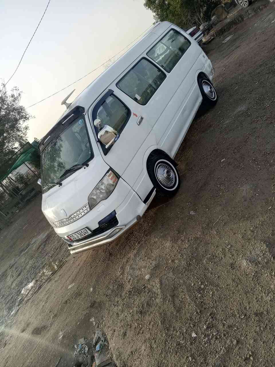 ***********
جمبي H1موديل ٢٠١٥ السياره كفاله بيها فقط صبغ بالذيل.  واضح بالصور.  كير مكينه بالكارتون  حداديه تخم تاير صدر  دوشمه كاعيه وتنته وكشنات. نضيفه جدا   رقم بغداد دولي سنويه لل٣٠ بحث وصل خط جدد. مصفره من كلشي 
مكاني بابل. الحصوه
