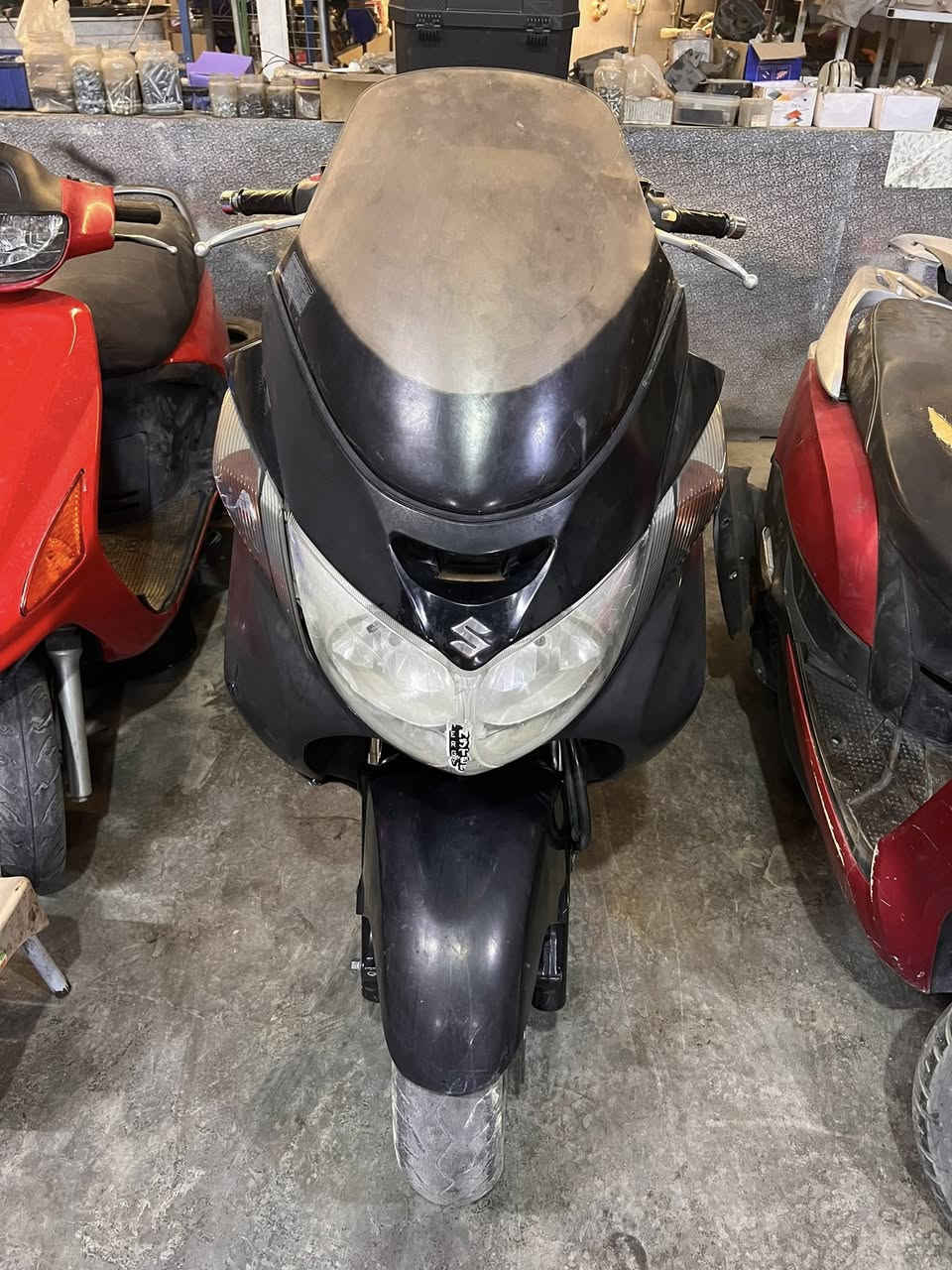 دراجه سكاي ويف 250cc
نضام ABS
حساساس جك صفح   
حساس حوادث
مانع انزلاق 
كهربائياتهة شغاله بشكل كامل اشاير عدادات گيج البانزين مكينه مفتوحه لكن نضيفه فول 
سويج وليست بصمه كفراتهة نضيفه 80‎%‎
السعر 800


**إذا كنت صاحب هذا الإعلان وتريد حذفه لأي سبب، رجاءا أرسل رسالة إلى الدعم الفني**