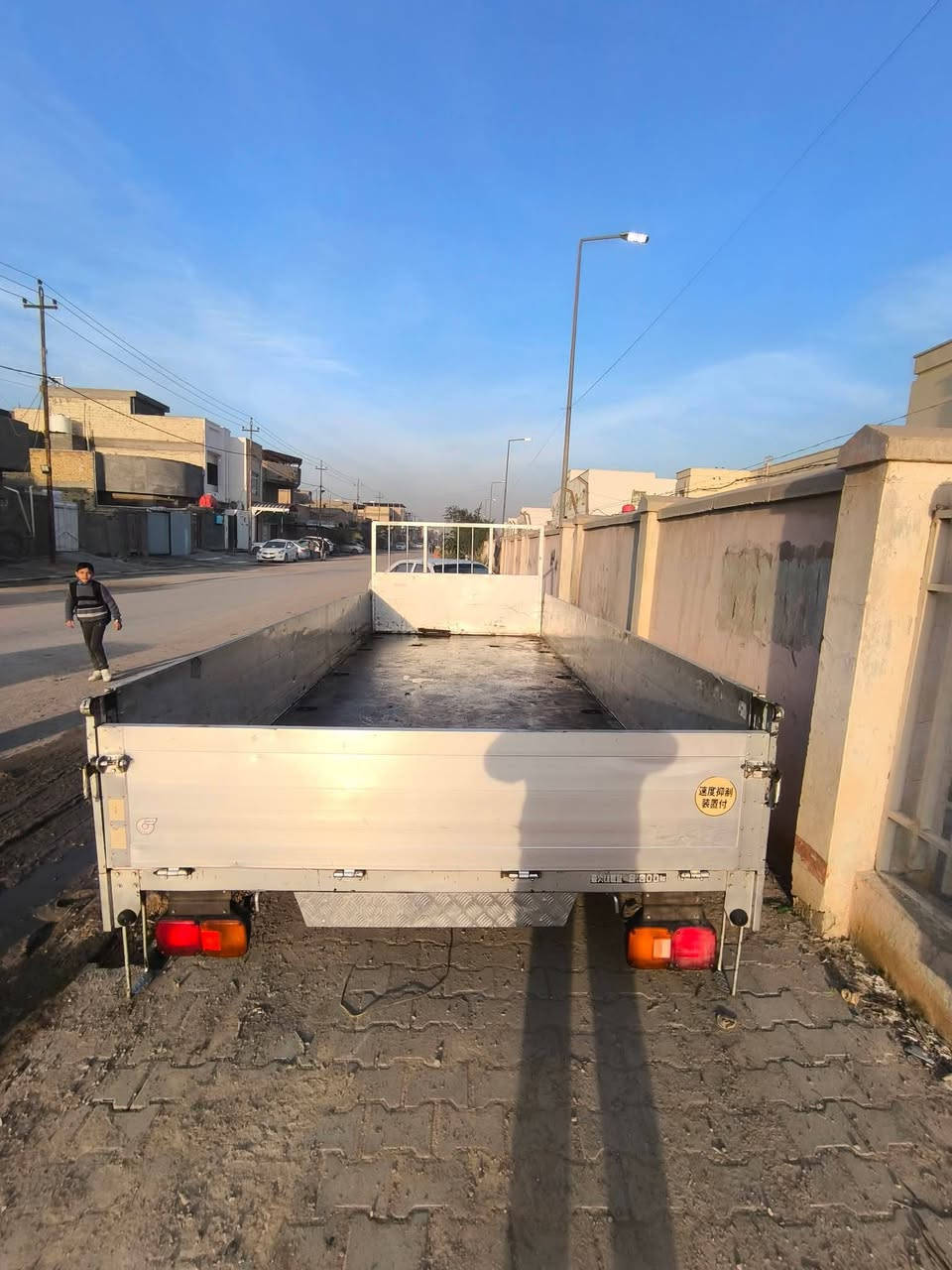 سلام عليكم للبيع بدي مال كرين دخول جديد كامل هوه ونشرته وبكلايتات طواله 6 وربع  كاعيه حديد الاستفسار ع رقم بي وتساب ***********
