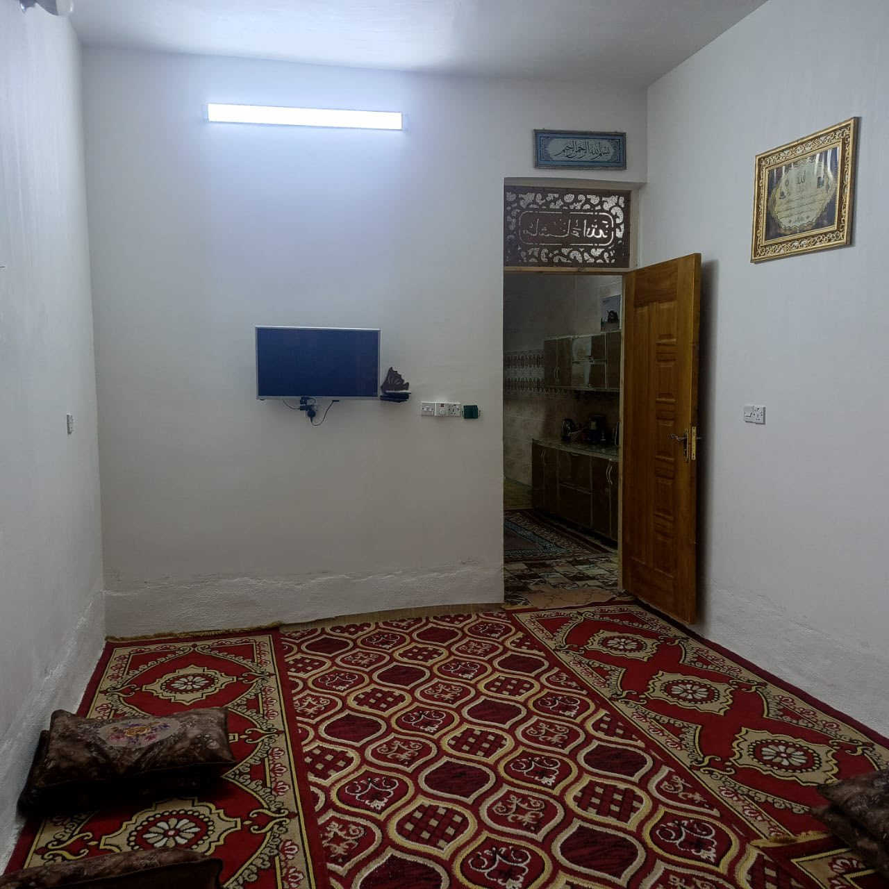 بيت للبيع في البحث والتطوير المنطقه مخدومه مجاري ماء المساحه 100 متر الواجه 5 والنزال  20 بناء بلوك مطلبوب اسكان 25 مليون السعر بدون الاسكان 60 وبي مجال طابق واحد نقص ارضيه فقط قريب على المدارس 
***********
***********
مكتب النبأ العظيم للعقار حي العسكري شارع 40
