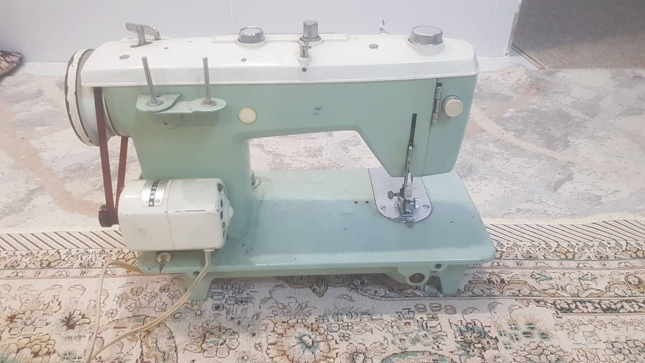 مکينة تطريز برظر للبيع نظيف و ما مستعمل هواي مال البيت
مكاني اربيل 
*********** واتساب
