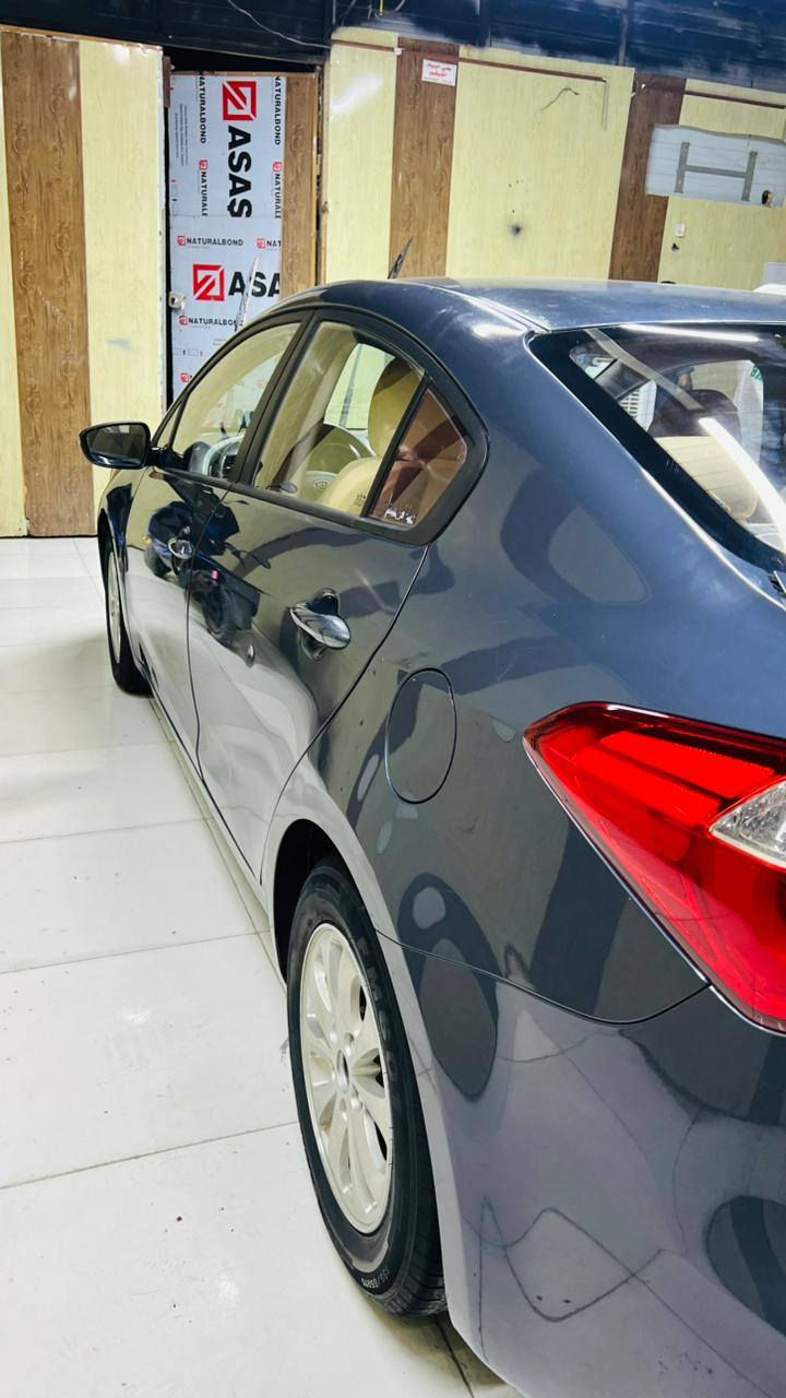 السلام عليكم ورحمة الله وبركاته
سيارة سيراتو K3 سيراتو 2015 وارد كوري محرك 1600  رقم قادسيه بأسمنه حادثة بنيد ومصلح نفسه ماشية 110 ألف كيلو سياره السعر المطلوب $ 120وبيهه مجال للأستفسار اتصل على الرقم *********** مامتواجد ماسنجر بس واتس اب واتصال
