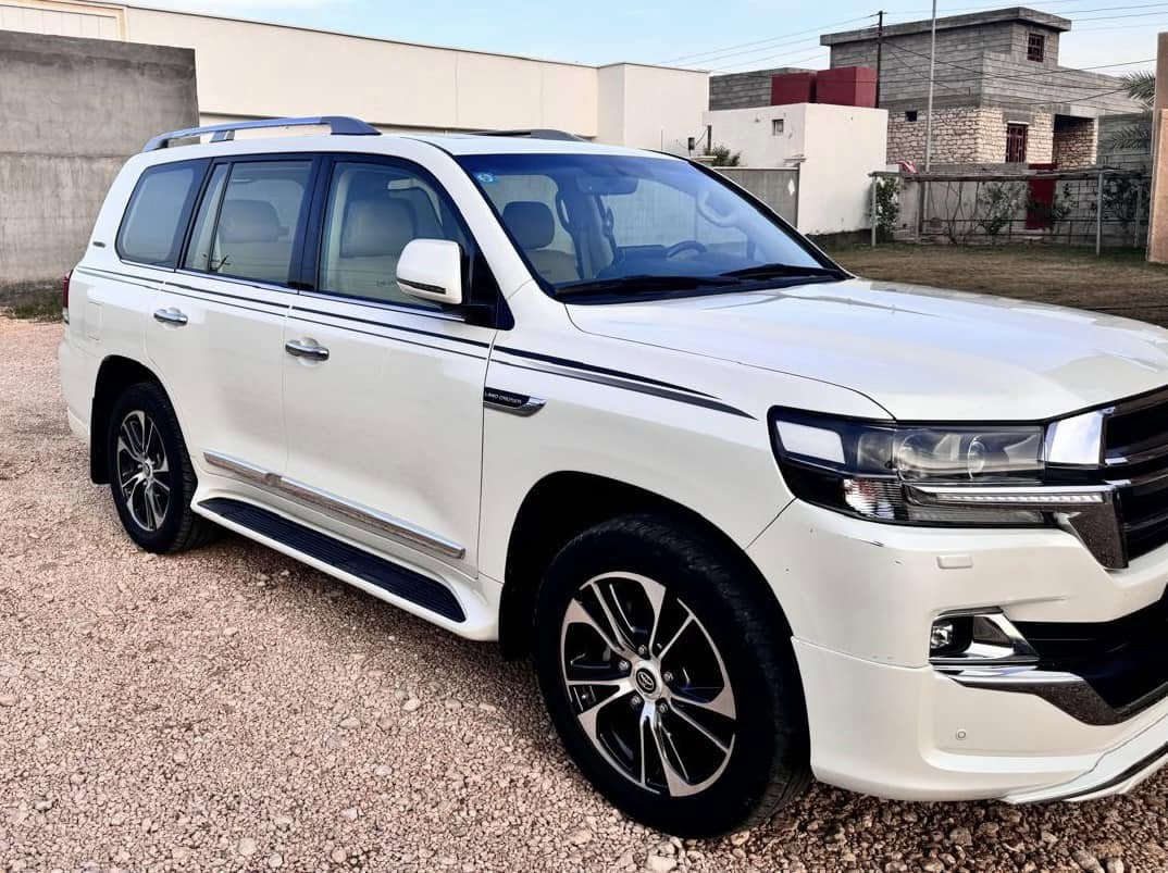 لاندكروز 2020ساز باب اول GXR. V6 السياره كفاله عامه ماشيه 63الف رقم بغداد الجديد تحويل ثاني يوم معروفه مواصفات الساز فول 5بصمات صندوك كهرباء شاشات بلاديه مكان السياره الانبار الرمادي 
سعره 550وبيها مجال 

‭0783 281 7280‬
