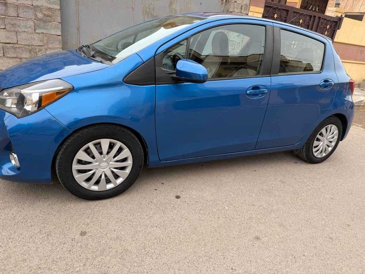 سلام عليكم يارس ٢٠١٧ مصبوغة عام بيه طخات بسيطة وصبغته عام ع ايدي مكفولة شواصي وكص ماشية ٨٠ تحديد مسار شاشة كامرة رادار رقم اربيل اب اسمي تحويل ثاني يوم كير محرك صدر تبريد مكفول تبريد ثلج تخم تاير جديد سيارة هواية صارف عليه هواية مابيه اشي نقص السعر ٩٣ وبيه مجال بسيط رقم *********** مكلف بلنشر اتصل ع رقم مال عمي
