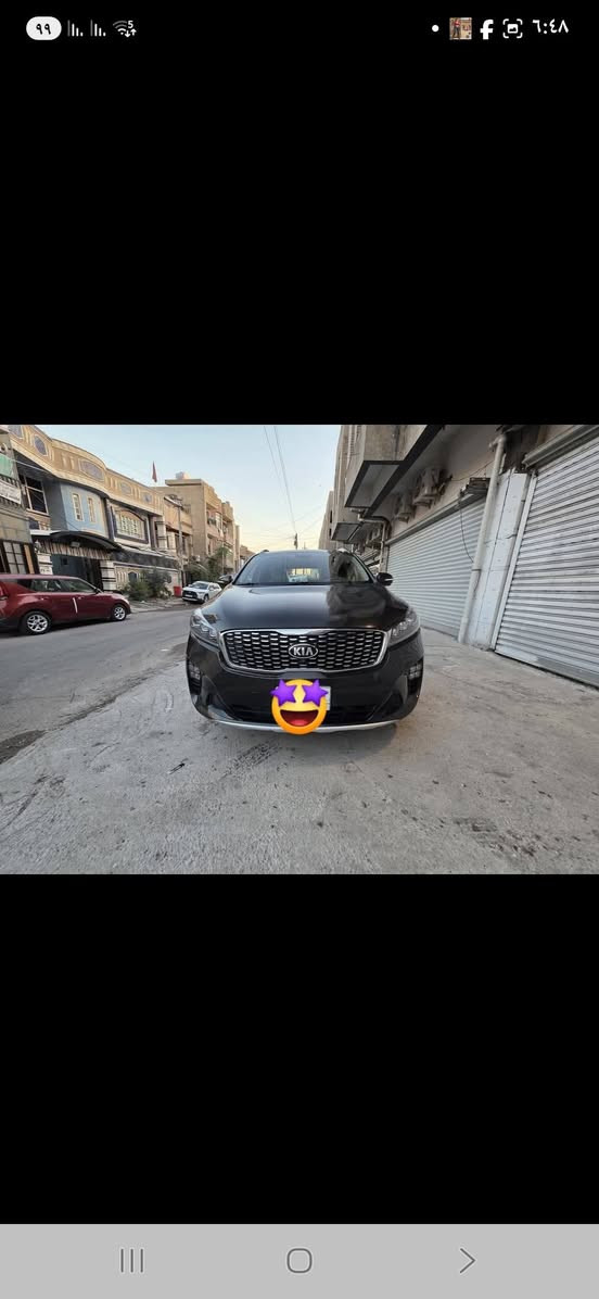 سورنتو موديل 2020 vxr  اعلى فئة بالسورنتو خليجي مكينة 3600 ستة سلندر مكفولة من الصبغ بيها شخوط بسيطة موضحة بالصور السعر.  26000$  بيها مجال مكان السيارة كرادة داخل.لاتصال ***********
