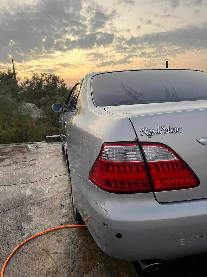 شاهينة 2007 شاصي 82 فول مواصفات عدا الفتحه
محرك D5 حجم 4000
شاشة بلاديه
بصمة 4 أبواب 
بصمة تشغيل 
مري شفط + ترحيب
كروز سرعة 
تحكم ستيرن 
حساسات خلفي امامي 
و بعد بيها هواي مواصفات 
كير محرك كفالة

كصه جنطه
السعر 35 
***********
