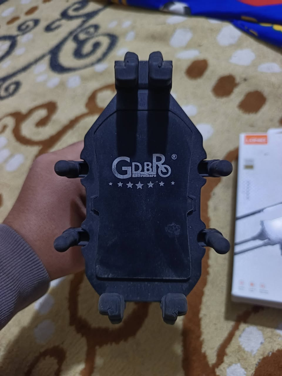 غراض دراجة مستخدمات #للبيع
شاحنة سوبر چارج شحن سريع 60w
تنربط حار بارد وبيها راسطة تتثبت بالستيرن
ستاند موبايل عنكبوت راسطة
كلمن وسعره 
***********
