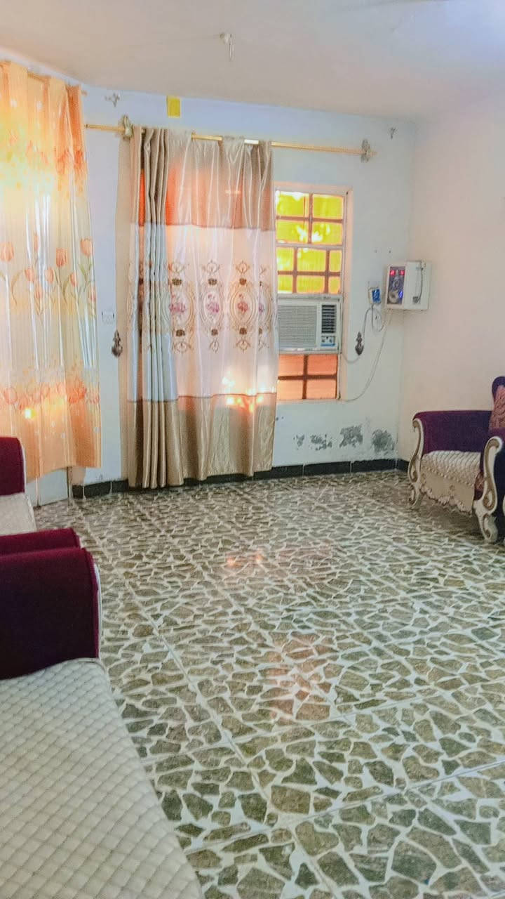 دار للبيع زراعي طابو مساحة 200 متر متر طابوك طابق واحد كامل
حديقة/استقبال/مطبخ سيراميك/صحيات داخلي وخارجي/غرفة نوم/صالة كبيرة /ترك خلفي /بيتونه
مقابل جامع انوار الكعبه  
العنوان / مدخل الرحمة خلف دور الاساتذة 
تبليط ومجاري ومي متوفر
  للاستفسار الاتصال على الرقم ((***********))  واتساب متوفر ايظا
