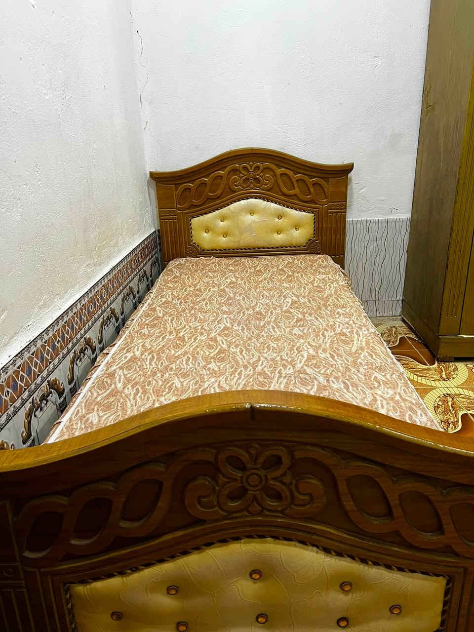 السلام عليكم ورحمة الله وبركاته
أسرة عدد 2 خشب قوي تسگام مع منادر النظافة 80 بالمية بيهن بعض الكسور المصلحة وفيها نقشات ودوشمة جداً مرتبات السعر ثنينهن مع المنادر 250 الف وبيهن مجال اي استفسار خاص مكاني ميسان العمارة


**إذا كنت صاحب هذا الإعلان وتريد حذفه لأي سبب، رجاءا أرسل رسالة إلى الدعم الفني**