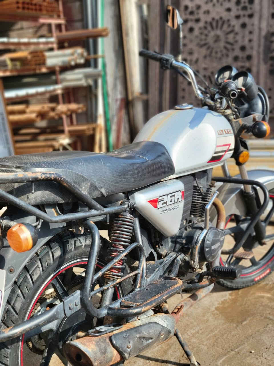 سلام عليكم دراجة دايوان للبيع موديل 20.اوراق اصولي السعر 950رقم ***********
