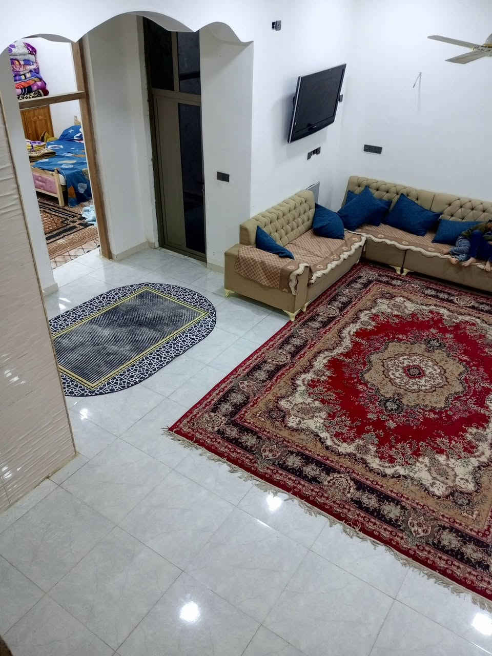 السلام عليكم بيت للبيع حي الامير قطع الطاقة 200 متر بناء حديث 2024 مطلوب قرض الاسكان بيت ركن ضهر شارع 20 شارع البرج طابق واحد *********** ***********
