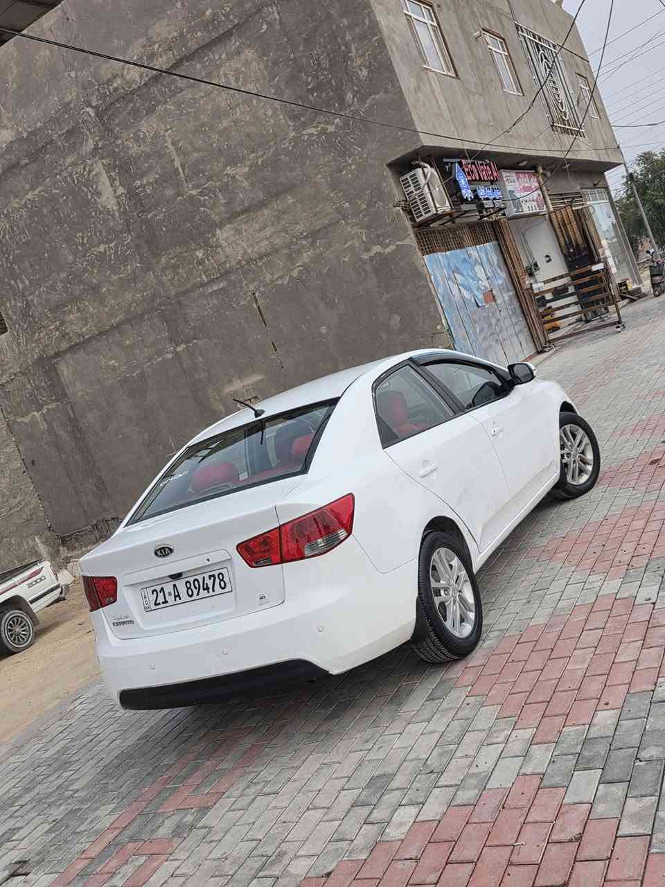 السلام عليكم سيراتو موديل ٢٠١١ خليجي كفاله عامه بسمي تحويل مباشر مكيه ١٦٠٠ مواصفات فتحه شاشه تحكم ستيرن جهتين تبريد شغال تخم تاير حداديه خلفي امامي جديده سعر٩٨ العنوان كربلاء اتصال فقط ***********
