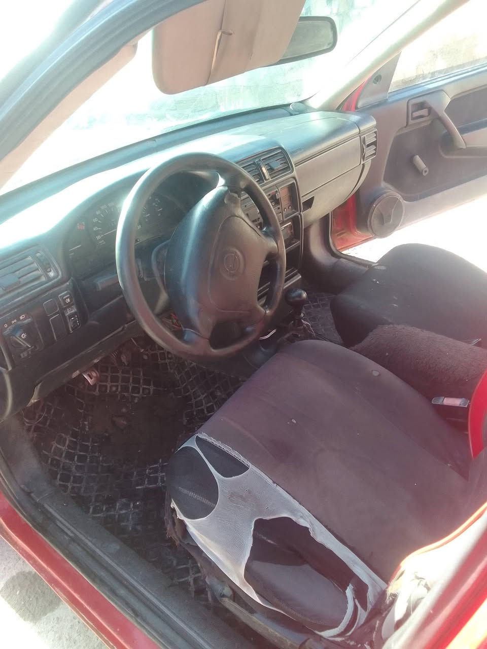 فيكترا موديل 91
الحجم 16 
گير ومحرك شرط
كابون بانزين موجود 
سنوية الى 2028 
السعر 30 ورقة وبيها مجال 
التفاصيل كاملة الاتصال على الرقم 
***********
