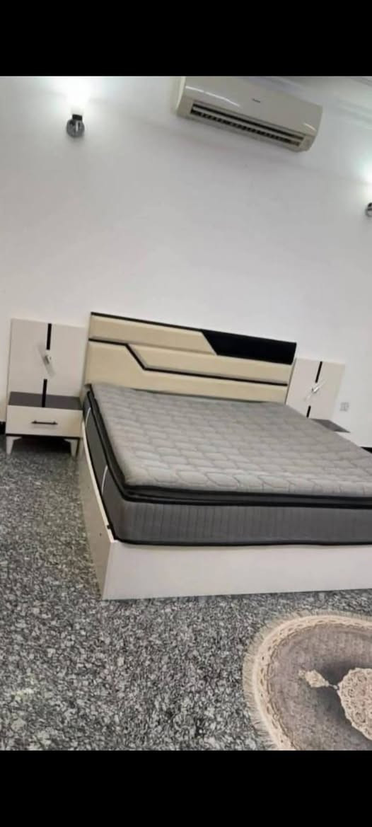 غرفه نوم للبيع
كامله ونضافه80%
السعر(100)الف واول 
متصل بل عافيه عليه
***********
