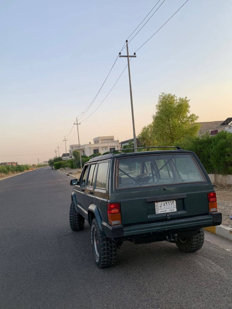 جيب  شيروكى موديل ١٩٩٠  رةقةم ئةسلى  دةبل ئةكسل گيروو مةكينة بةشةرت  بةناو كردن بةشةرت سةيارةكة بةس ماشاءالله دةوى سحرةكةشى 56 $ وةرةقة رةقةم مووبايل ***********))
