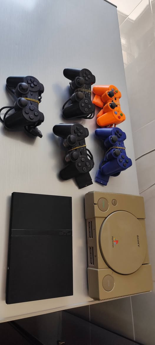 سلام عليكم
اخوان نظام فحم 🗽🎮
جهاز بلي ستيشن 2 نظيف كلش عاطل ب7000 
جهاز بلي 1 فات شغال ونظيف بس تحتاج عدسه تبديل او ماطور عدسه مثل ماموضح بالفيديو 
وعدد من جوستكات بلي 2 عاطل على1000 الف دينار 
 توصيل اكو الاسعار ثابته


**إذا كنت صاحب هذا الإعلان وتريد حذفه لأي سبب، رجاءا أرسل رسالة إلى الدعم الفني**