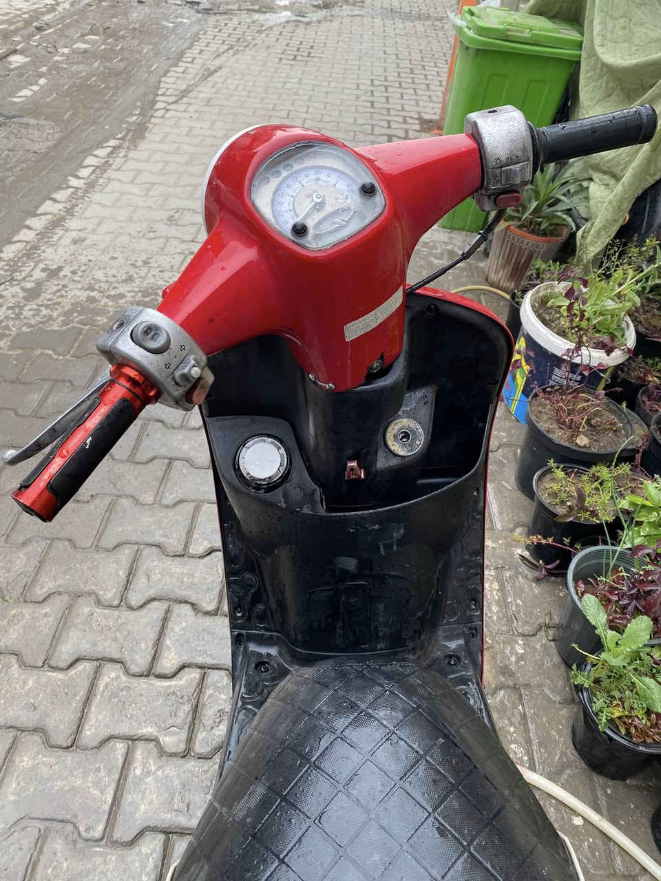 السرعة 120
الدراجة بلادي وتخبل نكرة سلف نقصها بس الكفر مضروب مثل مموضح بل صورة 
السعر 300 وبيها مجال 
مكاني الحرية 
*********** سراي دك علية وتدلل
