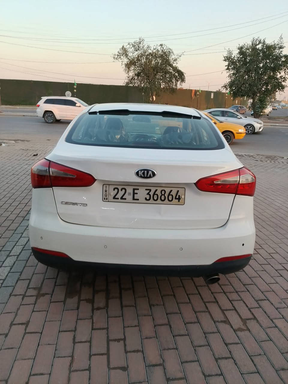 .اسلام عليكم 
سيراتو موديل 14 خليجي سياره بي مكان صبغ جماليه مكفول من الحادث.. كير محرك تبريد مكينه كفاله محرك 1600 فول مواصفات رقم ربيل شكل جديد نكليزي تحويل شوكت ما يعجبك حولك سعار 102بي مجال شي بسيط 
آلعنوان بغداد بلديات 
***********
