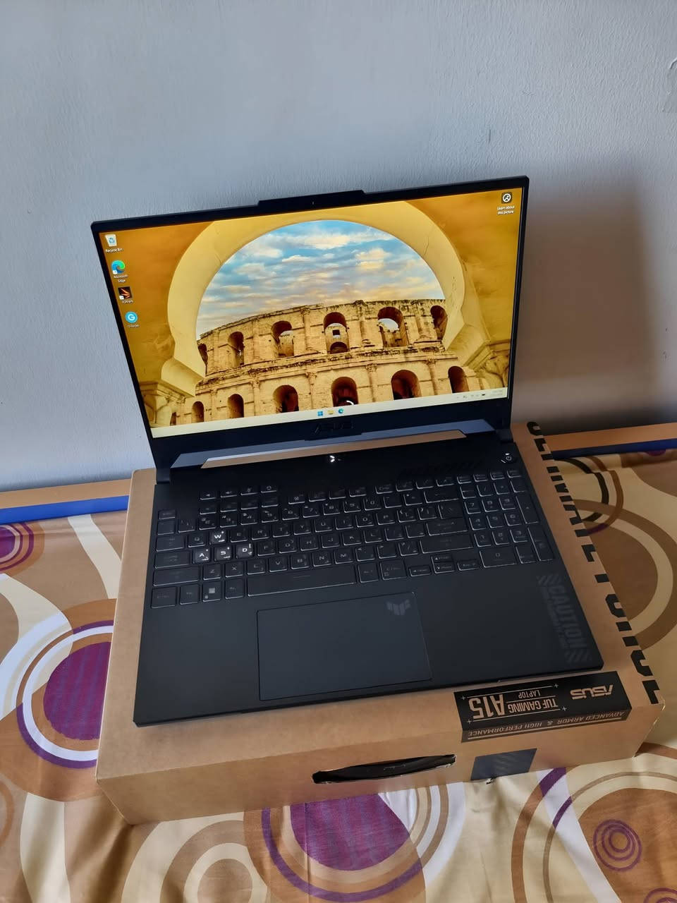 🔥🔥🔥
كل ملحقاتها موجود : كارتون اصلي + الشحن + لابتوب 
​إذا كنت تبحث عن أقوى أداء مقابل السعر في سوق المستعمل، فهذا الجهاز هو "الجوهرة" التي تبحث عنها. بكرت شاشة RTX 4060 بكامل قوته (140W) وبطارية عملاقة، ستحصل على أداء يوازي أجهزة أغلى منه بكثير.
​🔥 المواصفات الفنية:
​المعالج: Ryzen 7 7435HS (ثماني النواة، أداء جبار للألعاب والمونتاج).
​كرت الشاشة: NVIDIA RTX 4060 بمعدل طاقة 140W (أعلى قدرة لهذا الكرت، يعطيك فريمات خرافية).
​الشاشة: 15.6 بوصة، بتردد 144Hz، دقة FHD، مع تغطية ألوان 100% sRGB وسطوع 300 nits (ألوان حقيقية وتجربة بصرية ممتازة).
​الذاكرة: 16GB RAM DDR5.
​التخزين: 1TB SSD NVMe (مساحة واسعة وسرعة برق).
​البطارية: 90Wh (الأكبر في فئتها، تدوم لساعات طويلة).
للتواصل واتساب : ***********
عنوان:  كركوك 
للسعر تعال اول تعليق 🧾
