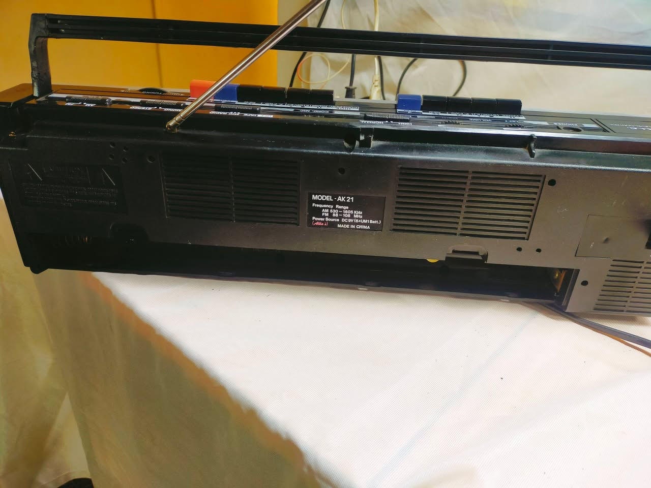 مسجل وراديو انترناشنال دبل كاسيت شغال بشرط ونظافة امام العين بس نقص قبغ باتري 
سعره ..60 الف يوجد توصيل ..


**إذا كنت صاحب هذا الإعلان وتريد حذفه لأي سبب، رجاءا أرسل رسالة إلى الدعم الفني**