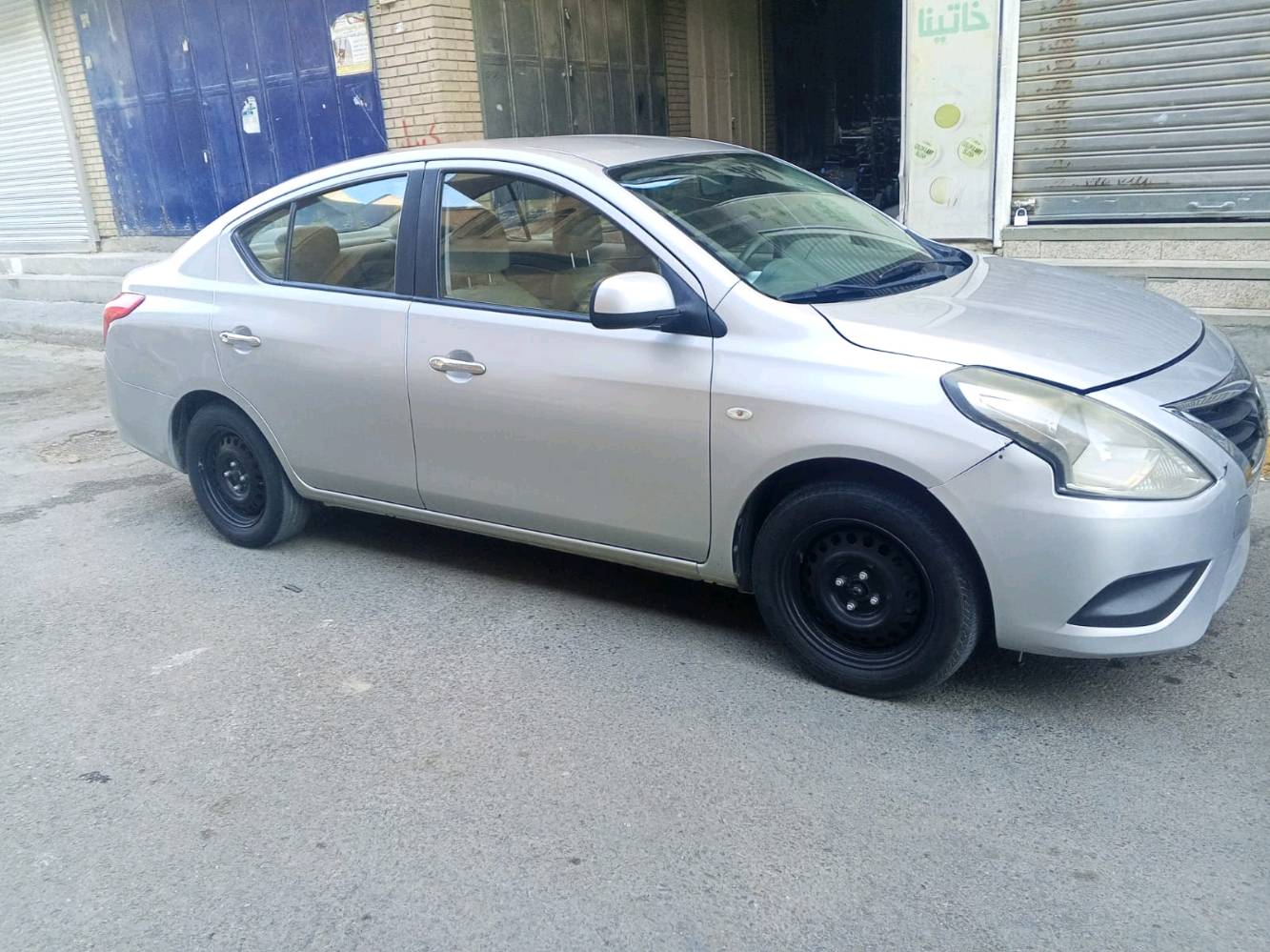 سلام عليكم  للبيع 
سني لون سلفر 2022 رقم اربيل
بيها قطع 1باب خلف سائق بارد موجوده صوره من قبل تصليح

دعاميه يراد له ماسكه فقط 

باقي مكفول  كير مكينه على بلاد ما ملعوب بيها 

بل عافيه على يشتري 
دهن وبانزين  سياره بسمي 
سعر 121 وبيها مجال
عنواني الأمين معلمين 
***********وتساب 
***********وليد