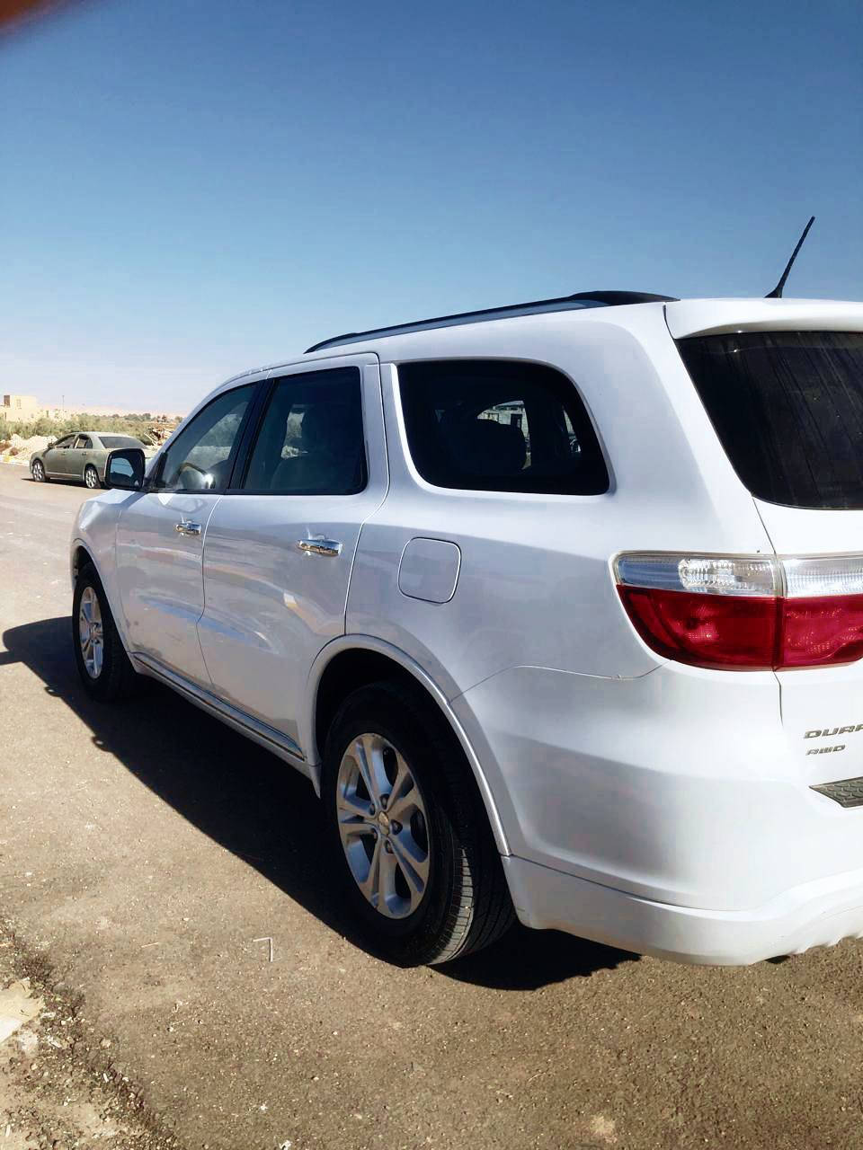 سلام عليكم دورنكو موديل 13 رقم بغداد الجديد تحويل مباشر السياره بيه قطعتين البنيد مبدل والجاملغ الايسر مصبوغ بدون ايرباكات بدون دواخل ماشيه 164 ألف كيلو متر و ترهم مراوس بدورنكو من 15 الى 19 مع الفرق للعلم محرك كير كله كفاله تخم تاير جديد الشراي يتصل ***********
