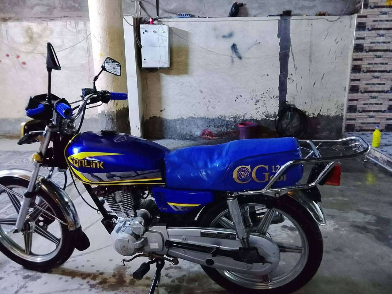 سلام عليكم دراجه ايراني 5 كير محرك 150 موديل 22 بدون اوراق مكفوله كفاله عامه  سعر 775 او بيه مجال بصيط للستفسار  ‏‪***********‬‏

‏‪***********‬‏
