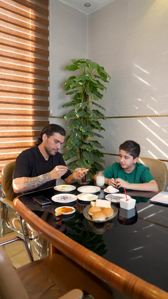 ميكدر يجتمعن عليك .... لان احنا وياك 💪💪 الحياة سهلناها الك ... من اليوم ريح نفسك وعائلتك ✅نظام اقساط مصرف الرافدين : 🔹 16 شهر بدون مقدمة 🔹 بدون حجز ماستر 🔹 بدون كفيل  💳 خيارات التقسيط المتوفرة: ✅ التقسيط الاعتيادي: 16 شهر ✅ نظام أقساط مصرف الرشيد: • 6 أشهر • 9 أشهر • 12 شهر ✅ نظام أقساط الأهلي العراقي: • 6 أشهر • 9 أشهر • 12 شهر وبخدمات راح تخلي تجربتك أريح وأفخم من قبل 🤩 ✨ خدمات الشركة: 🛻 نقل الأثاث مجاني 🛠️ صيانة موقعية مجانية 🪑 شد الأثاث مجاني ولا تشيل هم روحتك وجيتك، وفرنالك نقل مجاني من بيتك أو دائرتك إلى الشركة 🚗😉 📍 فرعنا الأول: بغداد الجديدة - شارع المسبح - مجاور جبار أبو الشربت - مقابل جامع ذات النطاقين 📞 *********** 📍 فرعنا الثاني: مدينة الصدر - شارع الداخل - قرب مطعم ليمونة 📞 *********** لا تضيع الفرصة وخلي بيتك أحلى مع Modern Home ✨🏡 تابعونا حتى ما يفوتكم أحدث العروض والخصومات
