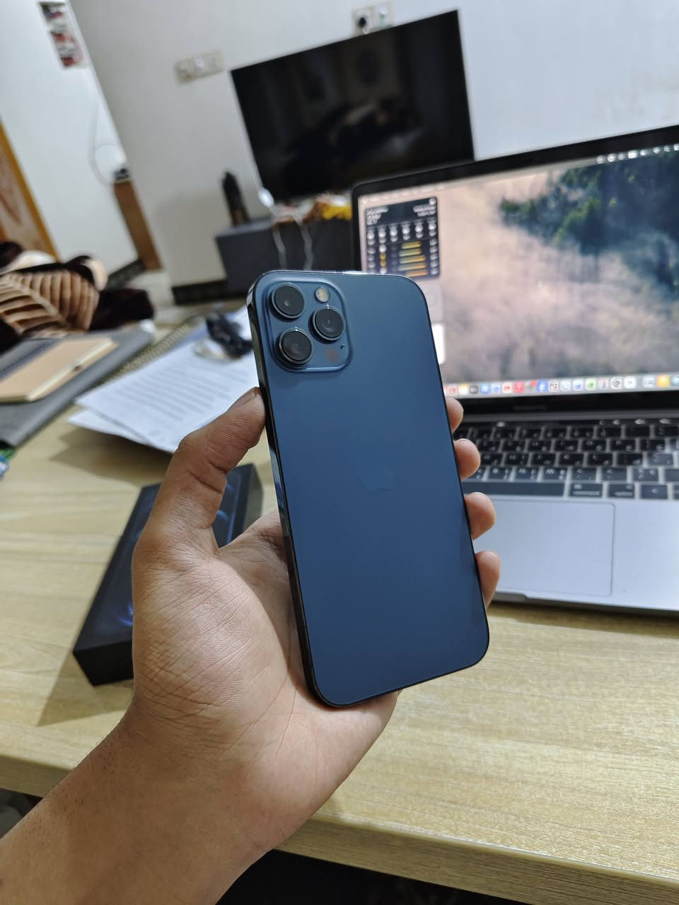 ايفون 12 برو ماكس 256 شرق اوسط مبدل شاشه تفصيخ مال جهاز 3 خيارات فيس ايدي شغال بطاريه 91 مشحون 190 مره فقط نضافته اخو الجديد ملحقات كامله لون المميز سعره 425 الف وبي مجال بسيط مكان ناصريه مركز ***********
