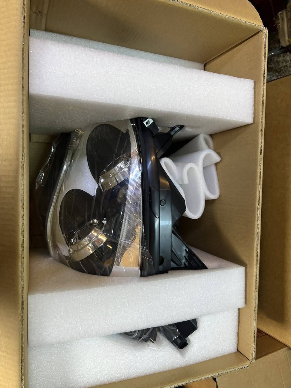 متوفر لايت اكاديا جديد 

موديل 12/8 متوفر توصيل لجميع أنحاء العراق 

بغداد ساحه الطيران 

***********
