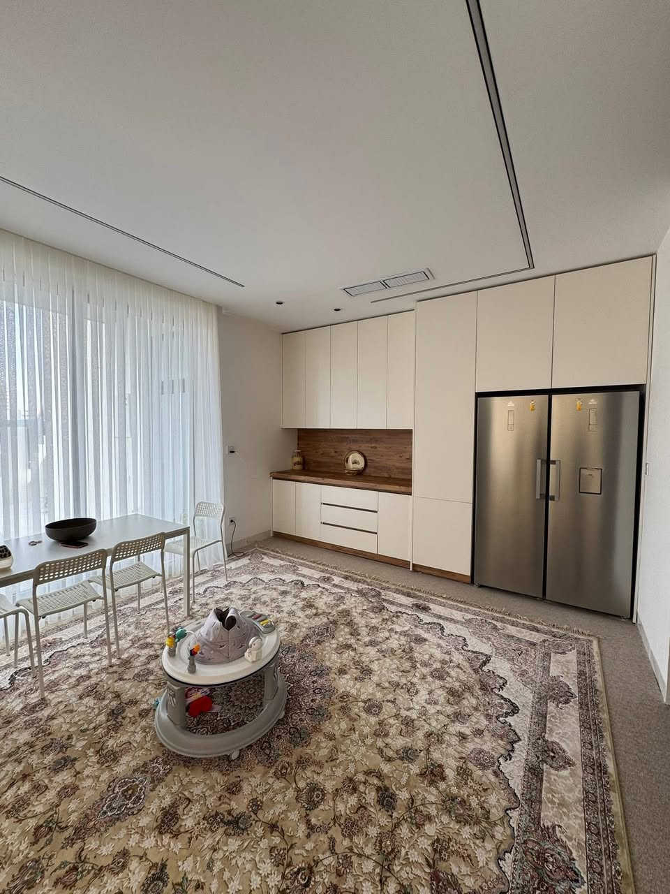 سەرەتا بەناوی خودا 
کۆدی /10914
خانووی فول مواسفات بۆ فرۆشتن  
📍ناونیشان/ کۆمپانیای بیابان
📐ڕوبەر / 220 مەتر
📏پێشی/ 11 بە 20
🛣️شەقامی/ 15 مەتری
🌕 ڕوو / ناوشار
🏗️پێکهاتوەلە/ 2 نهۆم  

نهۆمی یەکەم  ( میوان و هۆڵ و متبخ کراوە + مساعد مدبخ + 2 نوستن + مشتملات + گەراج + مشتملاتی دەرەوە + مغزن ) 

نهۆمی دوو ( میوان و هۆڵ کراوە + متبخ + مشتملات + 2نوستن + بالکۆن )

تێبینی ( خانوەکە بیرێکی زۆر باشی تێدایە تازەیەو فول مواسفاتە بەرام بەری ماڵ نیە بۆ دوماڵی جیا دەبێت )
ــــــــــــــــــــــ
🖊️/ بۆ زانینی نرخ  کۆمێنت بکە 
ــــــــــــــــــــــــ
بۆ پەیوەندی📞
☎️***********
☎️***********
ـــــــــــــــــــــــــــ
تۆی بەڕێز موڵکت هەیە دەتەوێت بیفڕۆشیت یان بیدەیت بەکرێ زانیاریەکانمان بۆ بنێرە هاوکارتان دەبین 
‏‎*********** ☎️واتس ئاپ"فایبەر 
‏‎یان سەردانی نوسینگەی(جوانی موڵك)بكەن
‏‎ناونیشان"ئیبراهیم ئەحمەد"بەرامبەر دیلان سیتی
