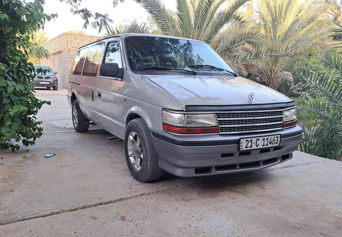 دوج كرفان موديل 95 أنكليزي بأسمي تحويل ثاني يوم كير ومكينة بلاد 3300/v6 حدادية جديده ممتازة تخم تاير تخم 5 ويل كب كروم كهربائيات عامه شغاله
تبريد ❄️ بالضهر ثلج مسجل شاشه كامره 
6سماعات كشن سياحي منفصل تقفل وتفتح سنترلوك ريمونت مع الجنطه ترايها كلش حلو وناعم سعرها مناسب ٤٤ وبيها مجال قليل مكاني كربلاء الحسينية 
***********
