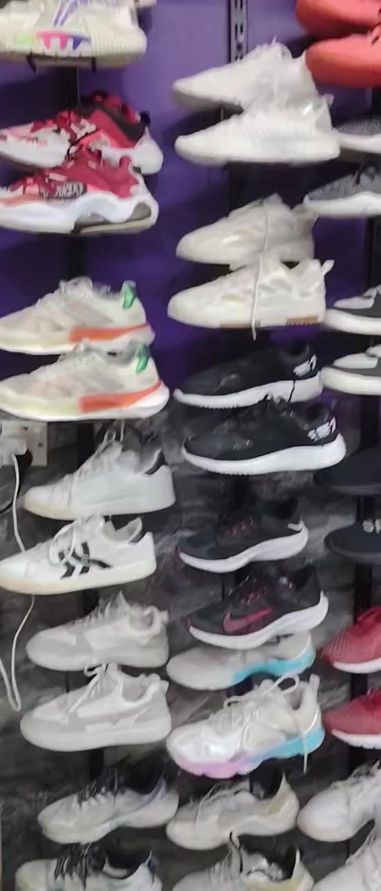 مرحبا زبائننا الكرام.
بعد انقطاع عنكم ترقبو باجر توصل وجبة جديدة من الاحذية الاوربي سوبر كريمة موديلات حديثة وقياسات متنوعة بأسعار جدا مناسبة زورو موقعنا الحصوة شارع 30 مقابل أسواق عموري ونموري اهلا وسهلا بالجميع ***********
