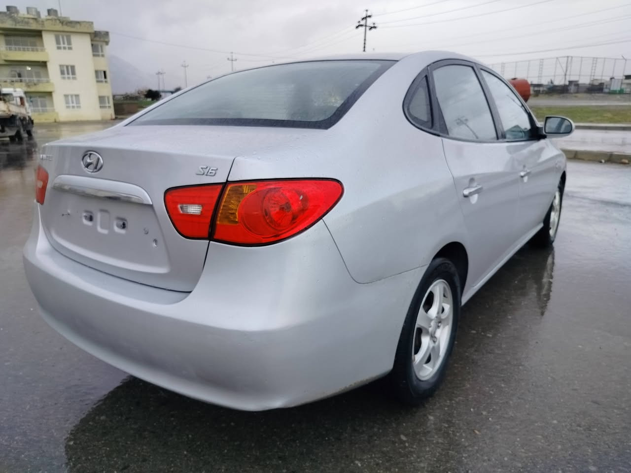 ئافانتی مودیل ۲۰۰۷
براوه 
بی دعم و بی لیدران 
بی که فه ر گورین 
مکینه 16دکشن به رز 
کوشن جلد و کوشن هیته ر 
کامل مه سروف کراوه 
سعری 46گلا و که میک مه جال 
ژماره موبایل ***********
له سه نگه سه ره
