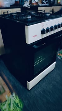 طباخ اخو جديد شغال للبيع سعر 65 لاتصال ع رقم 07825884930