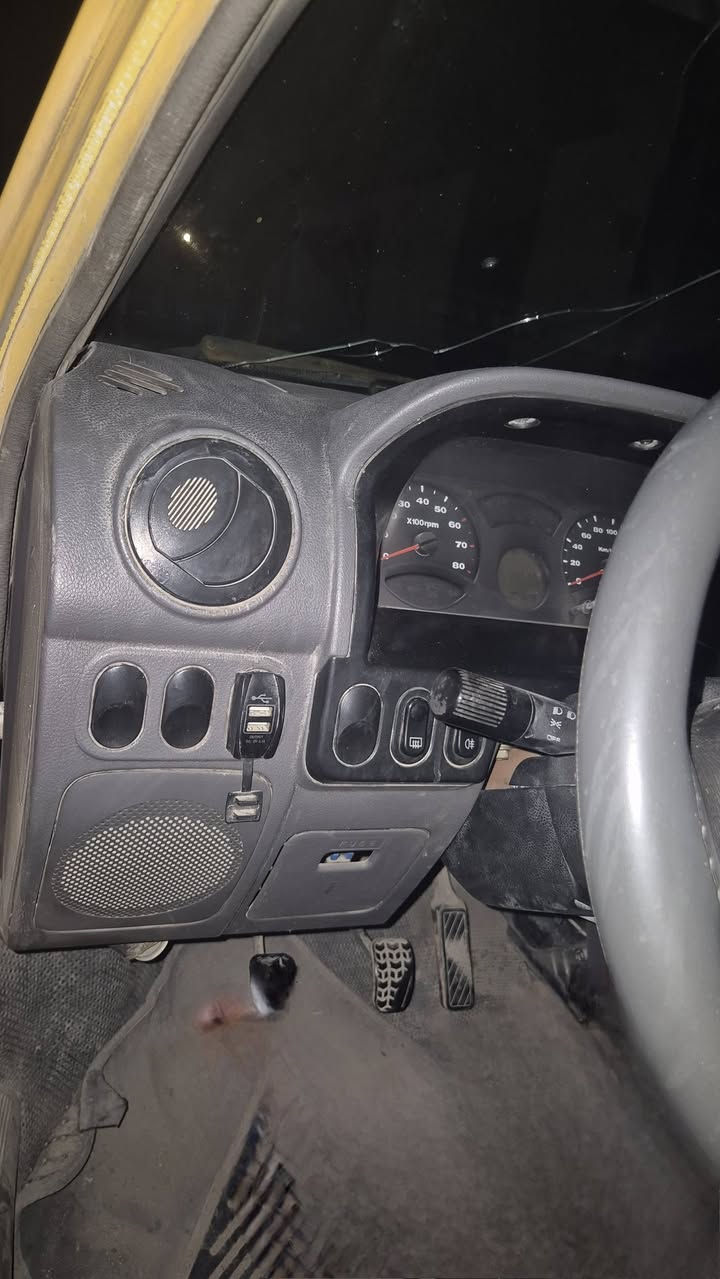 للبيع موديل 2012
سعرها 7 ورقات فقط عليها غرامات ٨٥٠ الف وهيأة مامسدد من 2018 سيارة رقم بغداد صدامي . منضومة تبريد كامل فقط فيشة عطل كهربائي بي . كلوب سيرفز طافي .  كير مابي شي محرك جديد صار سنة من شديتة كامل بالكرتونة بس هسة طلع دخان خفيف ماعرف شنو سبب على الاكثر سبب نوزلات . مكان بغداد الحسينية


**إذا كنت صاحب هذا الإعلان وتريد حذفه لأي سبب، رجاءا أرسل رسالة إلى الدعم الفني**