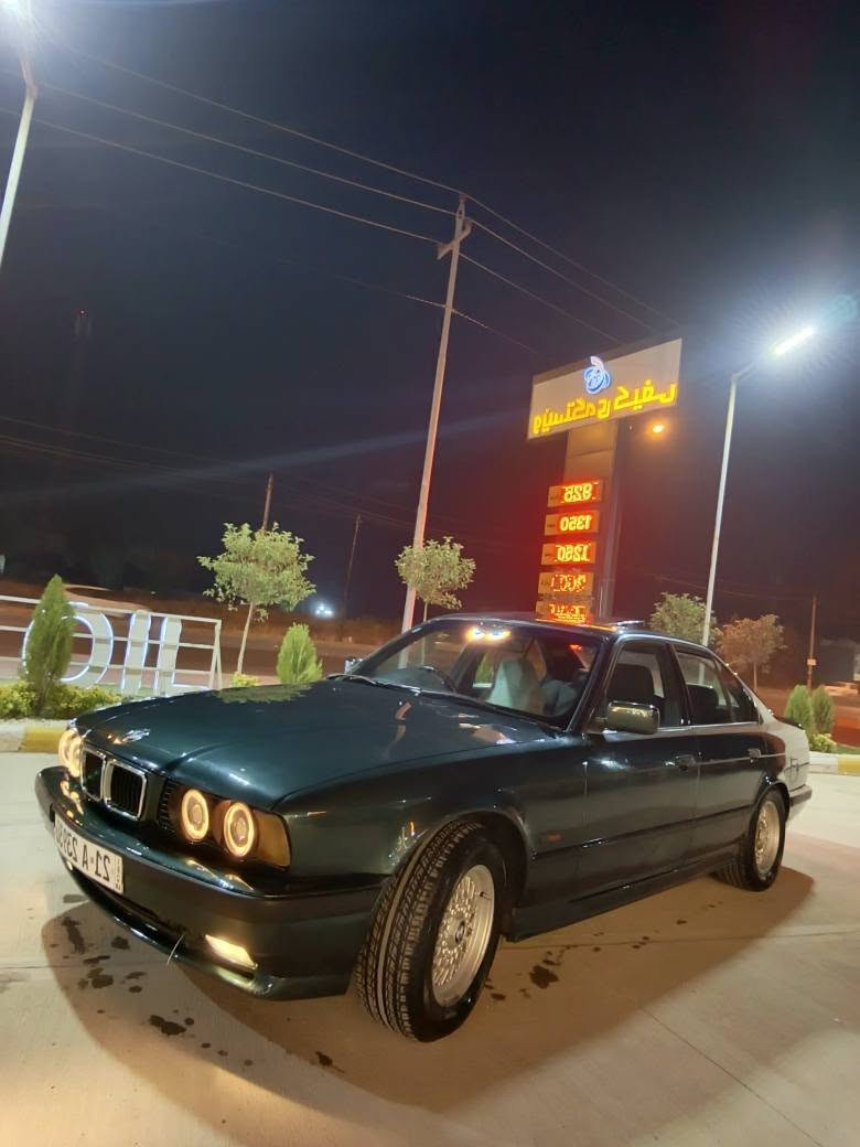 مۆدێل 1991 مەکینە بومە گێڕ عادی پێش پان سلایت جوار جام کارەبا تەبرید ساردو گەرم کوشین ئێم سپۆڕت تایەو ویل نوێ هەزەو سەنەوی نوێیە تا 2030 بەناوی خۆمە یک دینار مەسروفی نیە گێڕو مەکینە بەشەرت کارەبایی بەشەرت تازە سبوغ عامم کردیە بە کورە  پێشو پشتی کەپسە بەشەرت شانو سەقفی بێ مەعجون چەکوچی نیە نرخی 54 گەڵا مەعامەلەکی کەم سەیارەکە لە هەولێرە زانیاری زیاتر *********** أربيل, العراق
