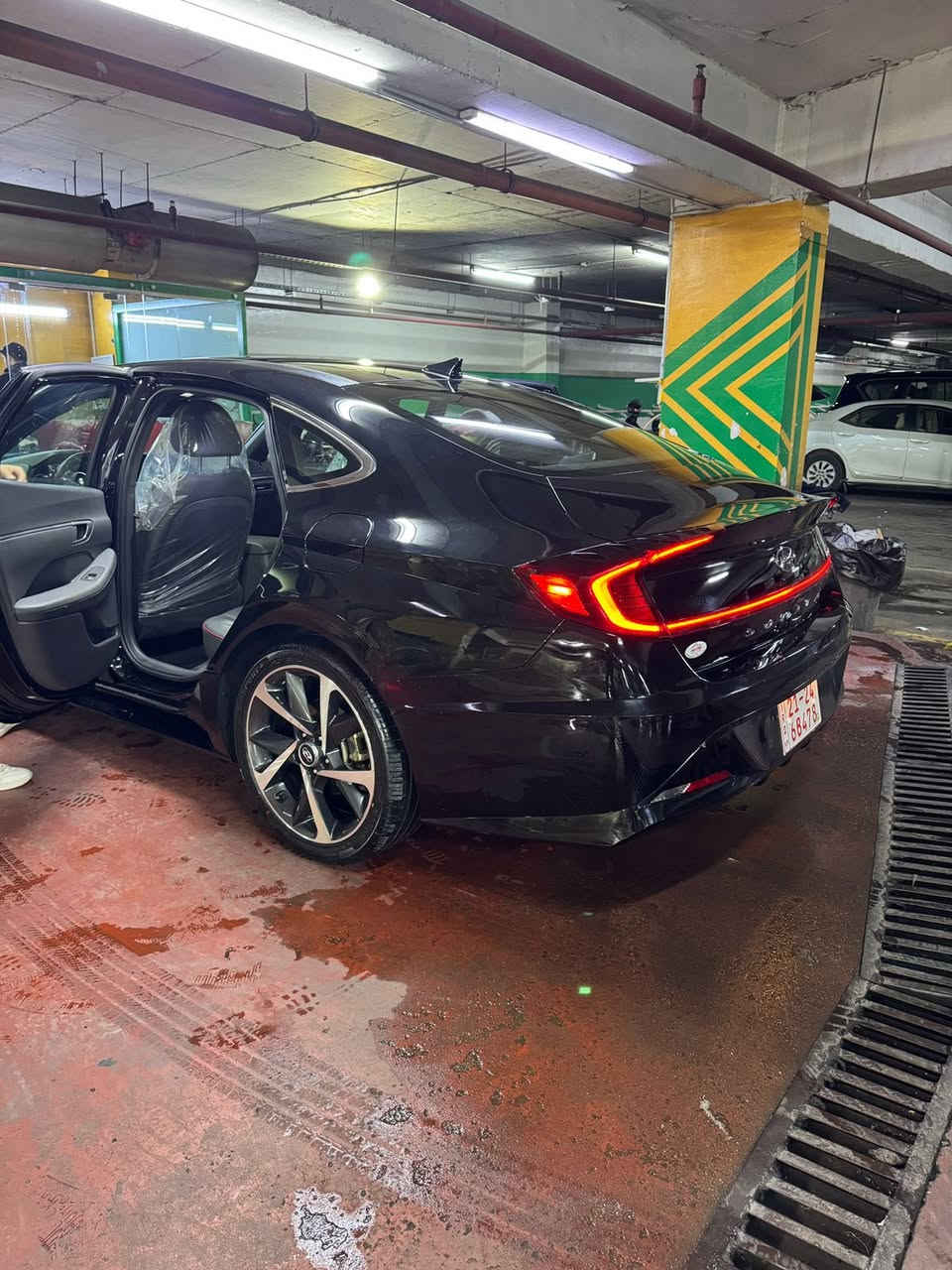 turbo 1.6 2022 سوناتا

ماشيه 68 ميل 

مرقمه الرقم الجديد اربيل هزه جديده 100%

صدر امامي خلفي جديد

تخم تاير تايلندي جديد

مابيه نقص برغي واحد

مابيه نقطة صبغ البجم كبس

بانورما طكتين

تشغيل عن بعد

رادارت امامي وخلفي وجانبي

تحديد مسار

قياده اليه 

شحن لاسلكي

بعد بيه كومه مواصفات

کشن تدفئه

تبريد قطعتين

شاشة کار بلي واندرويد

شاشه الجبيره

اربع انضمه قياده

كشنات كنتارا +كهرباء 

شرط التحويل

195 ورق وبيها مجال 

*********** بي واتساب 📞
