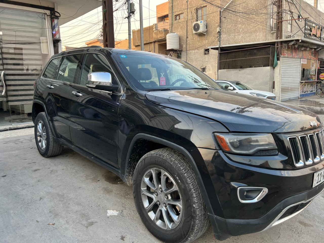 السلام عليكم 
جيب 2015 وارد امريكي 
السياره فول لمتد
المحرك المرغوب 
بنوراما 
جلد 
شاشة كبيره 
كشنات تدفئة +تبريد 
صندوق كهربائي 
تخم تاير 
محرك كير كفالة 
صدر جديد 
باتري جديد 
السياره بيهة تبديل قطعه وحدة 
3 قطع صبغ
رقم بغداد الجديد باسمي 
السعر 180$
المكان بغداد
للاستفسار
***********
