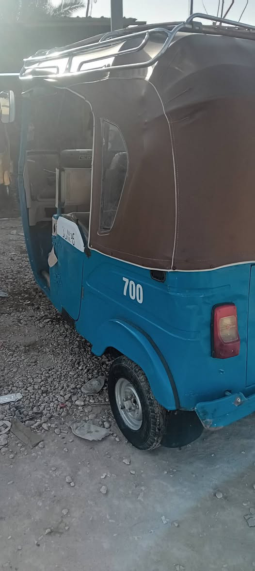 السلام عليكم 21 شهر 12 رقم نكليزي بأسمي تحويل شوكت ماتريد بيه ضربه بل لغود محرك اخرس مصبوغه عام فرن السعر ب 6700 وبيه مجال بسيط *********** المكان القاسم
