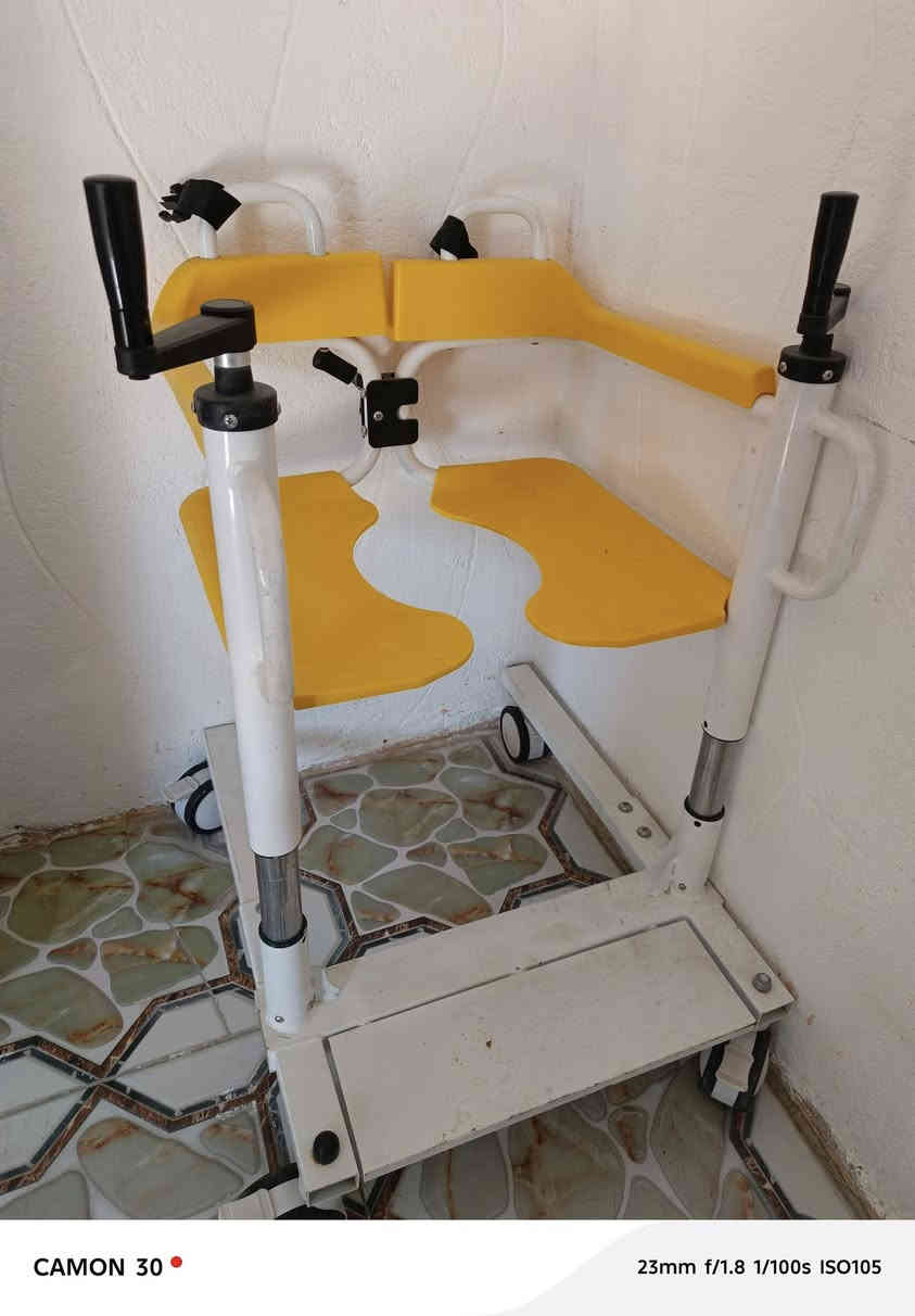 السلام عليكم
جربايه مال مقعدين مع كرسي ناقل جكات الجربايه تتحرك جميع التجهات مع دوشك طبي نفخ كهربائي سعر 550 وبيهن مجال مكاني البصره الزبير رقم الهاتف ***********
