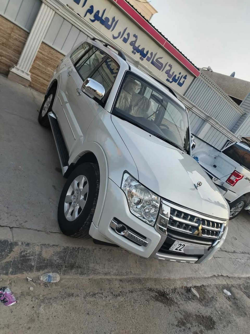 سلام عليكم باجيرو 2019 ماشيه 32  الف حقيقي شرط الفحص
فول مواصفات سعودي
ما عدا الدمام
شاشه
كامره
حساس خلفي
كشاف ضباب
سلايت روف
كشنات جلد
ثلاجه وسطيه
تبريد ثلاث قطع
تجوه راس الارنب
فول تحكم ستيرن
لد نهاري
لايت زنون بلادي
علامه ذهبيه
سويج عدد 2 
عدة اصليه
مرايات كهربائيه
سبير ما نازل
رقم اربيل انكليزي الجديد
سياره مكفوله من الصبح وبارد وتبديل والشخط شرط السونار
السعر 230$
عنوان السياره بغداد 
يرجى الاتصال على الارقام التاليه
⏰ من الساعه (7) صباحاً الى ساعه (3) ضهراً
***********☎️
***********☎️
