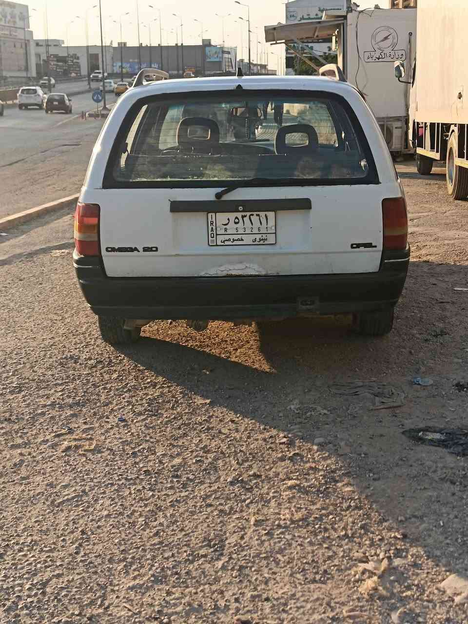 حجم 20 موديل 1989
شرط. تحويل  +محرك+ كير
رقم ألماني سنويه خضرا 
مكاني الموصل سعر 15 وبيها مجال 
 أعرف هذا مو حكها بس مستعجل
*********** بي واتساب
