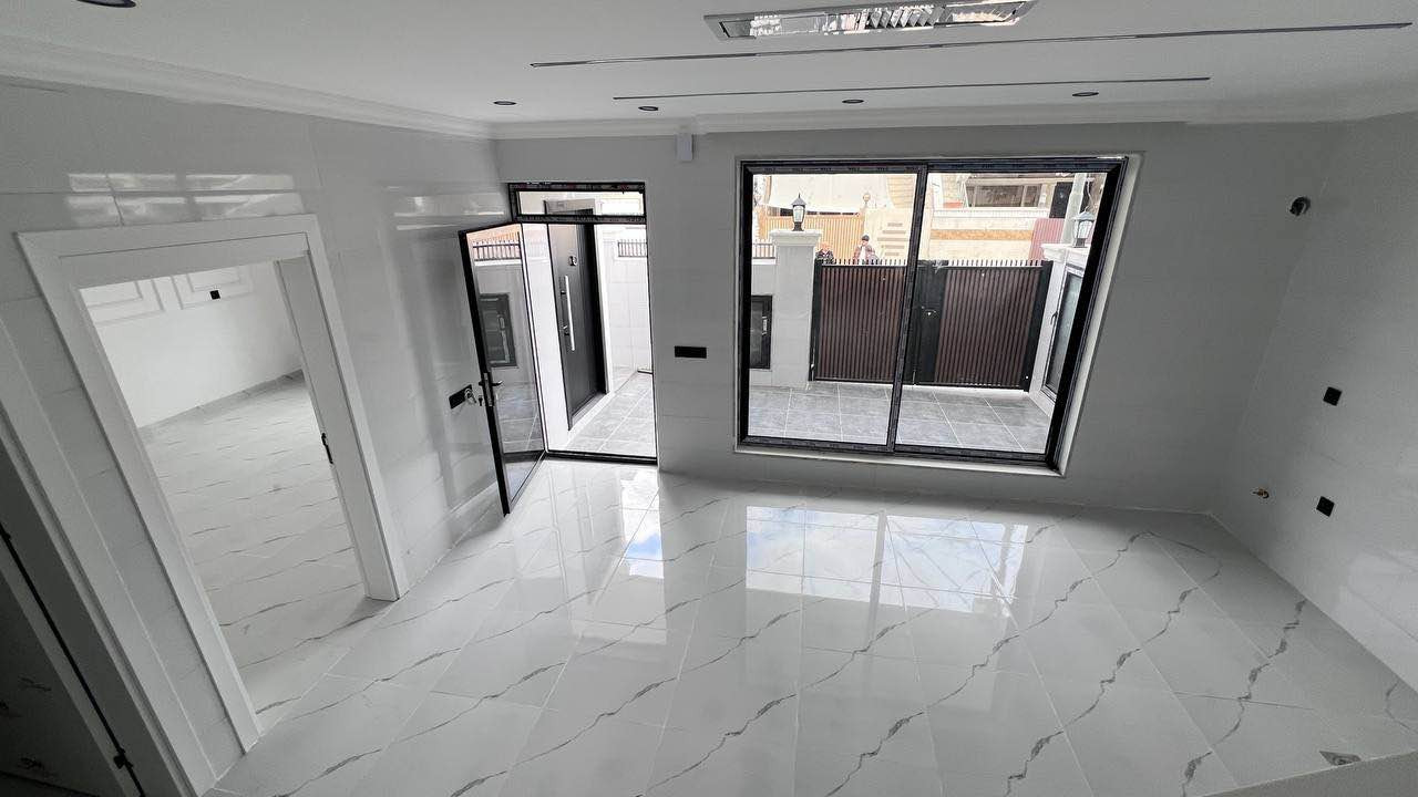 كود اعلان 7/75
بيت زيرو للبيع في أربيل
حي فرمان بران قاطع 8000

المساحة: 100 متر مربع 
يتكوّن من:
 • 4 غرف نوم
استقبال 
مطبخ 
تمليك طابو صرف
للتواصل 
￼⁨0751 114 2077⁩
***********

**************
في حال لم يتوافق العقار مع رغبتكم او لم يكن بقدر امكانيتكم زوروا موقعنا على تلكرام للتصفح على اكثر عدد من العقارات المتوفرة 

https://t.me/alialmshhadani أربيل, العراق
